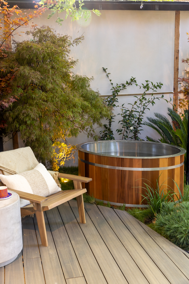Oval Cedar Ice Tub