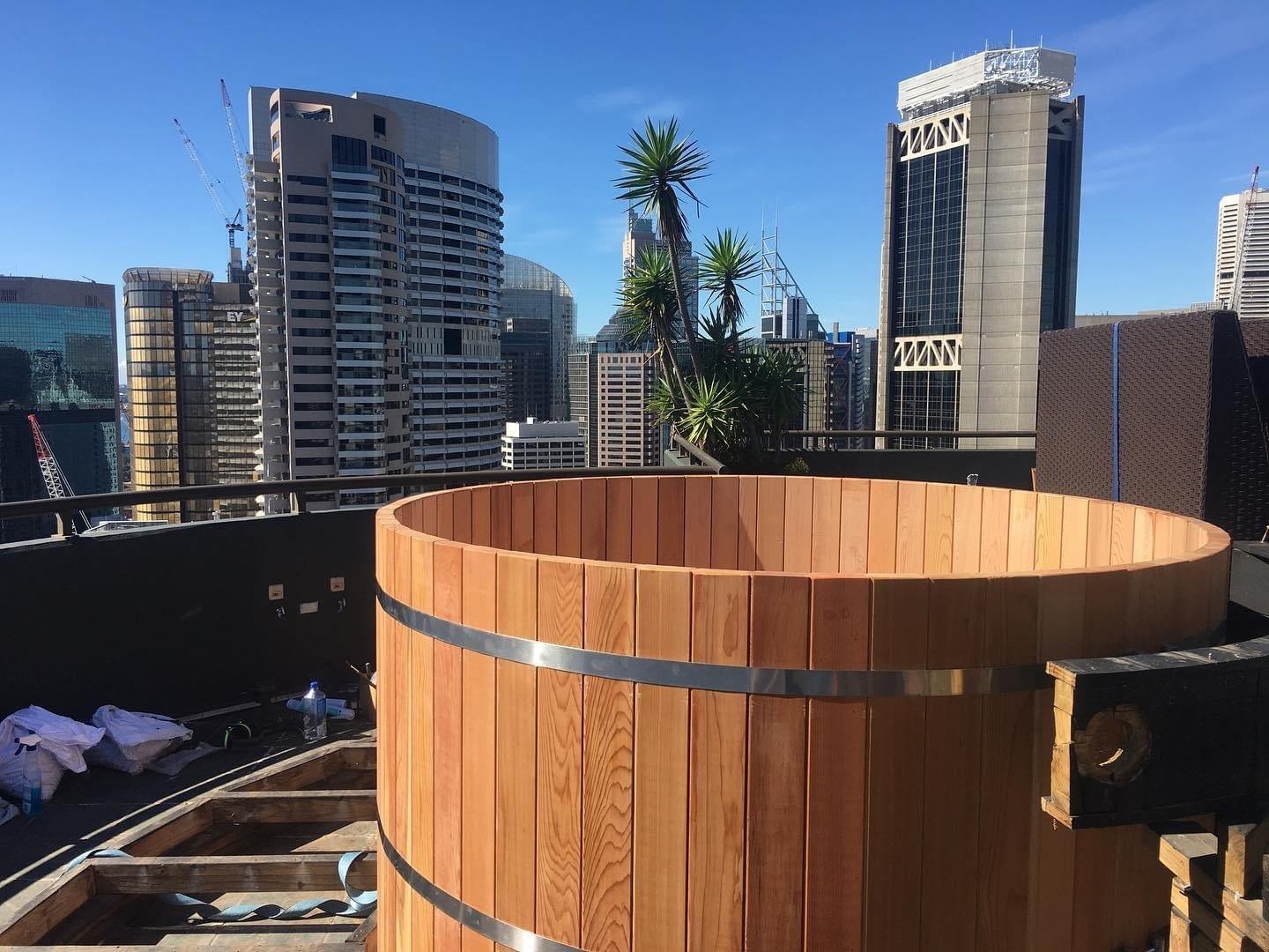 Cedar Hot Tub Medium - Sproutwell Greenhouses
