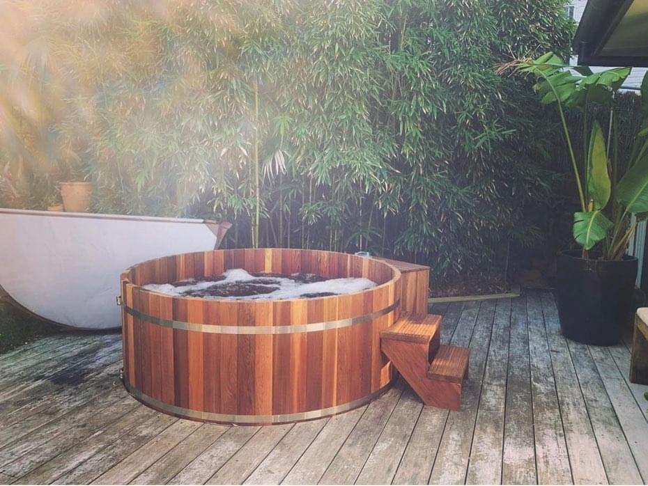 Cedar Hot Tub Large - Sproutwell Greenhouses