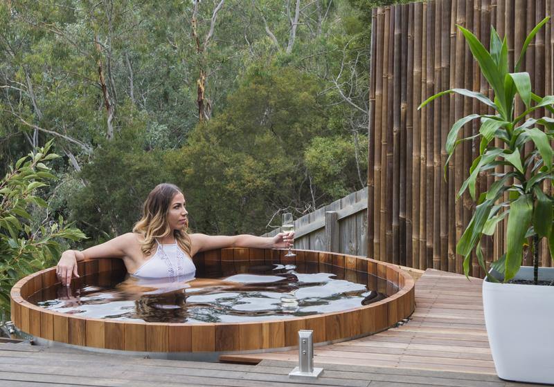 Cedar Hot Tub Medium - Sproutwell Greenhouses