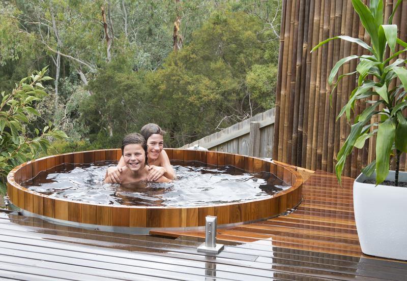 Cedar Hot Tub SMALL - Sproutwell Greenhouses