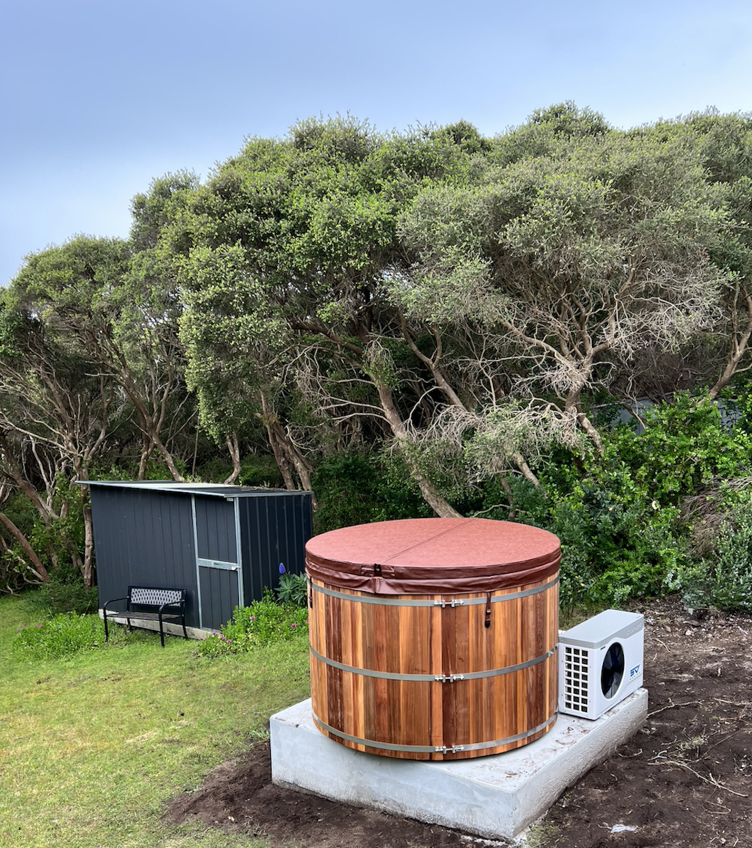 Cedar Hot Tub Medium