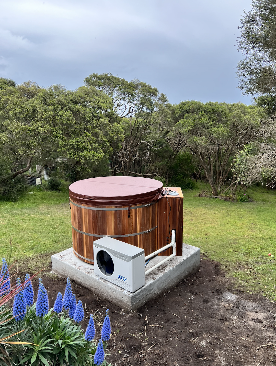 Cedar Hot Tub Medium